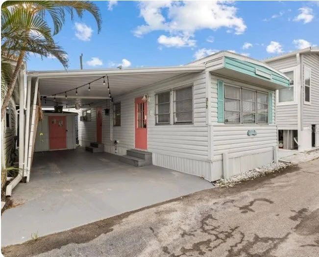 Unit 317 - Completely Renovated Move-In Ready Unit at Sandpiper Resort